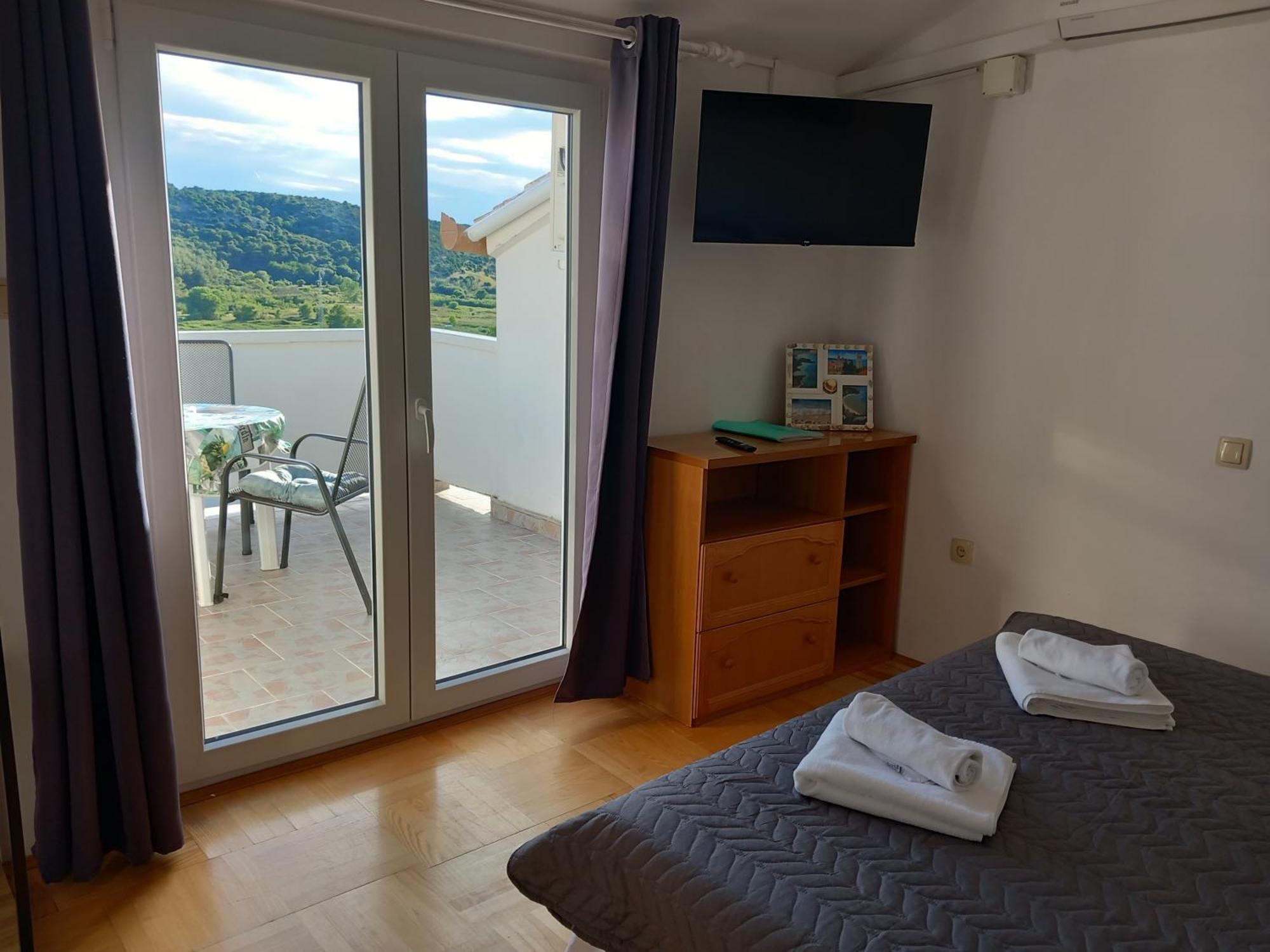 Apartments Mira Lopar Chambre photo